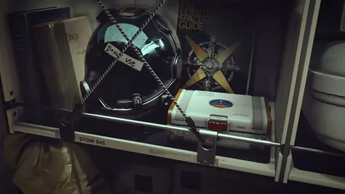 Image of a helmet on a shelf in Starfield