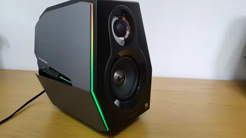 Image of the Edifier G5000 speaker at an angle